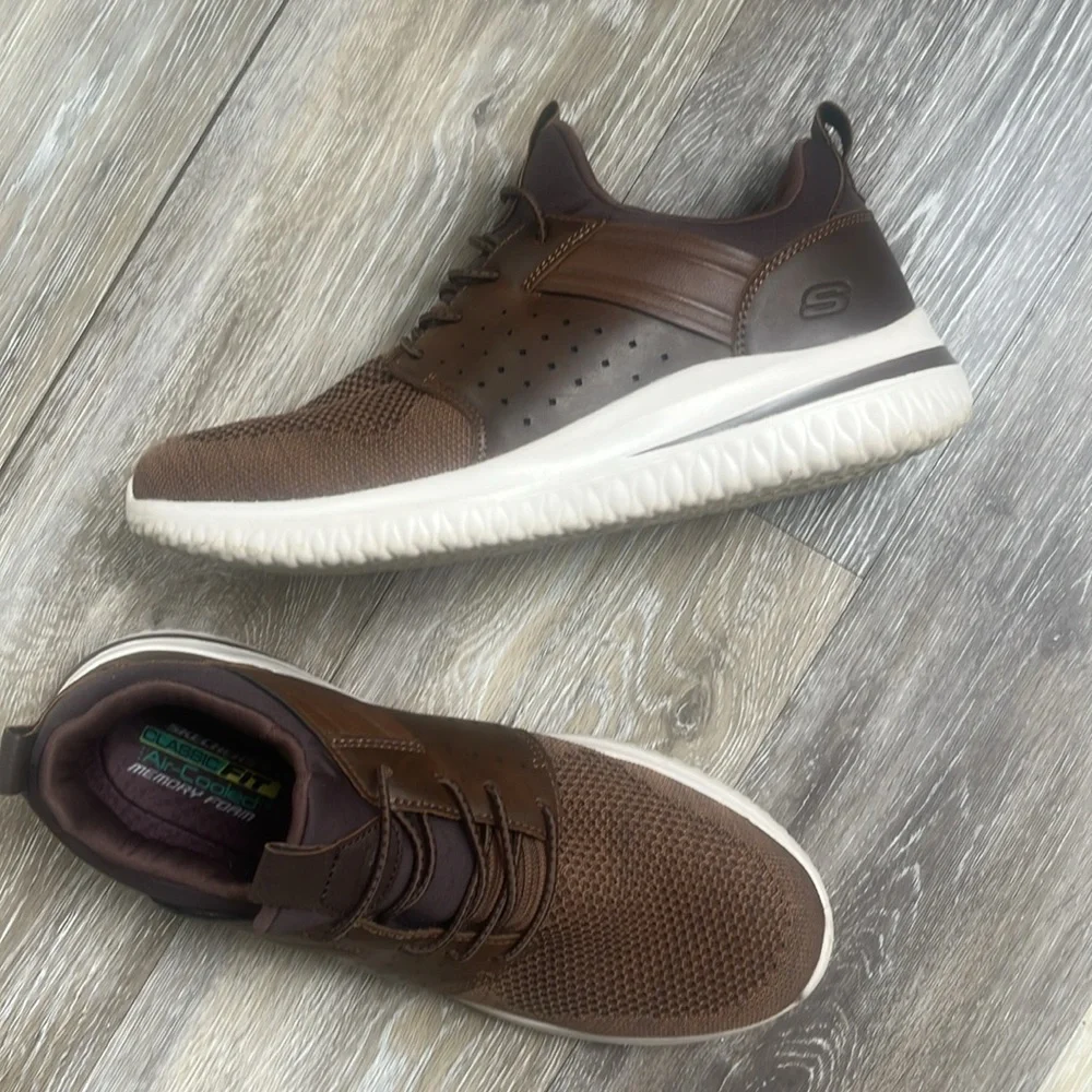 Skechers slip sneakers